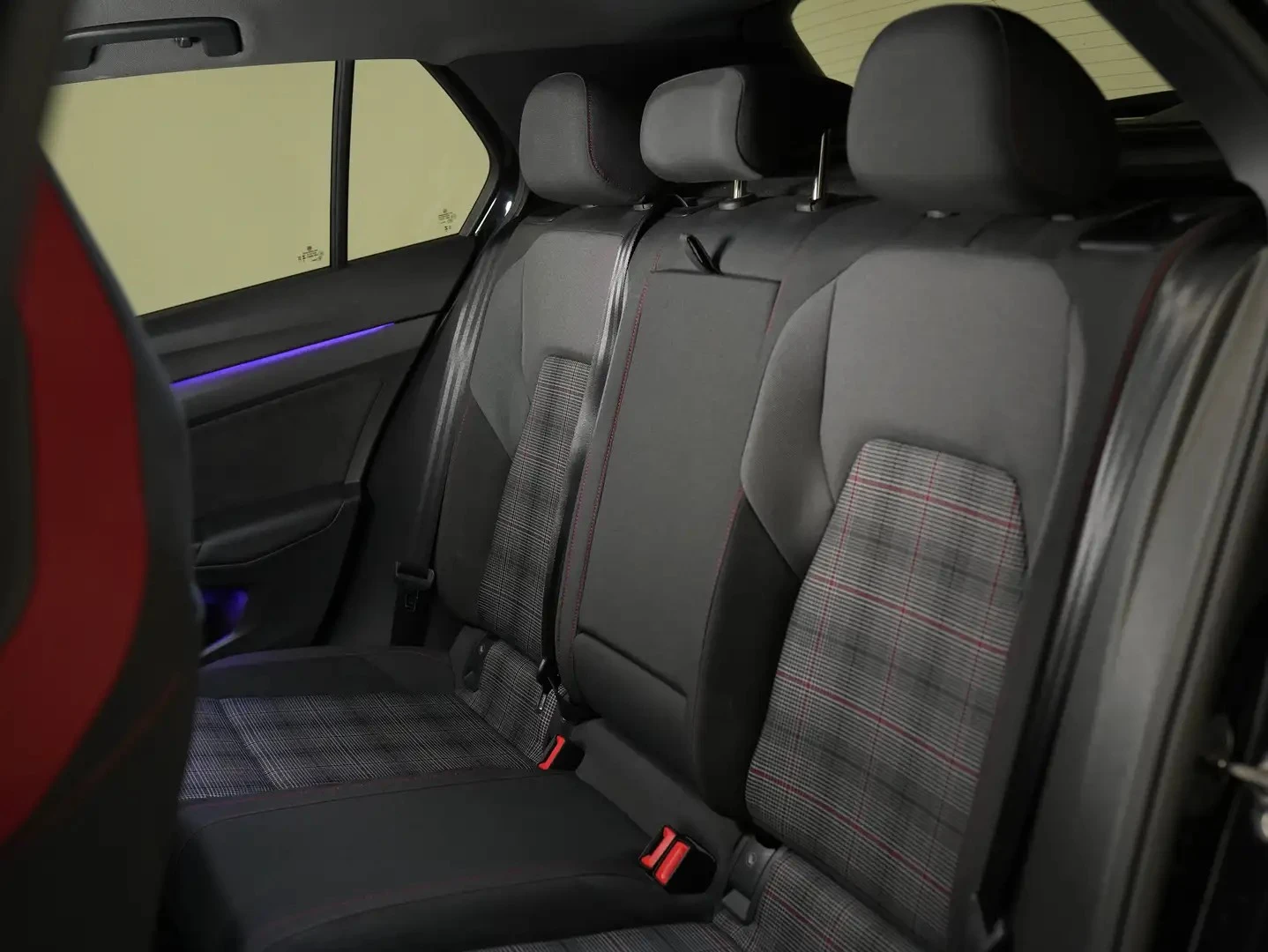 VW Golf GTI AUTOBAHN DSG ЦЕНА ДО БЪЛГАРИЯ АВТОКРЕДИТ, снимка 17 - Автомобили и джипове - 55937397