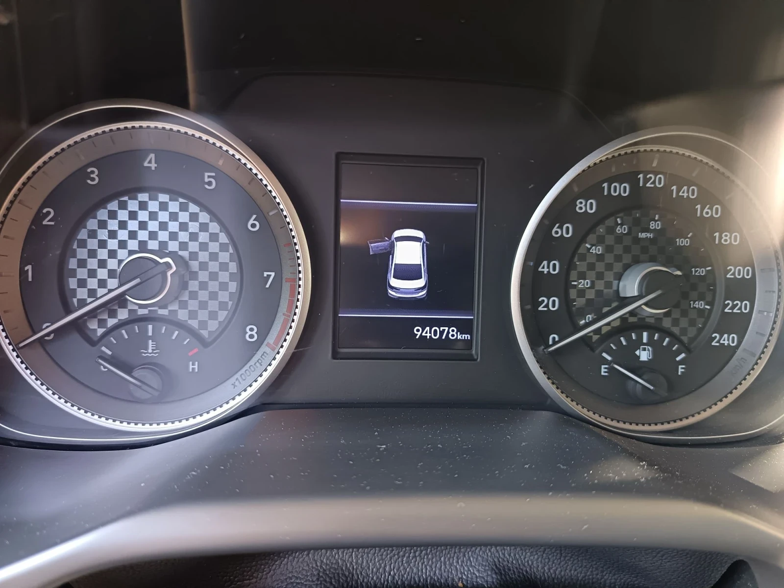 Hyundai Elantra 2.0 бензин с газ, снимка 3 - Автомобили и джипове - 56074980