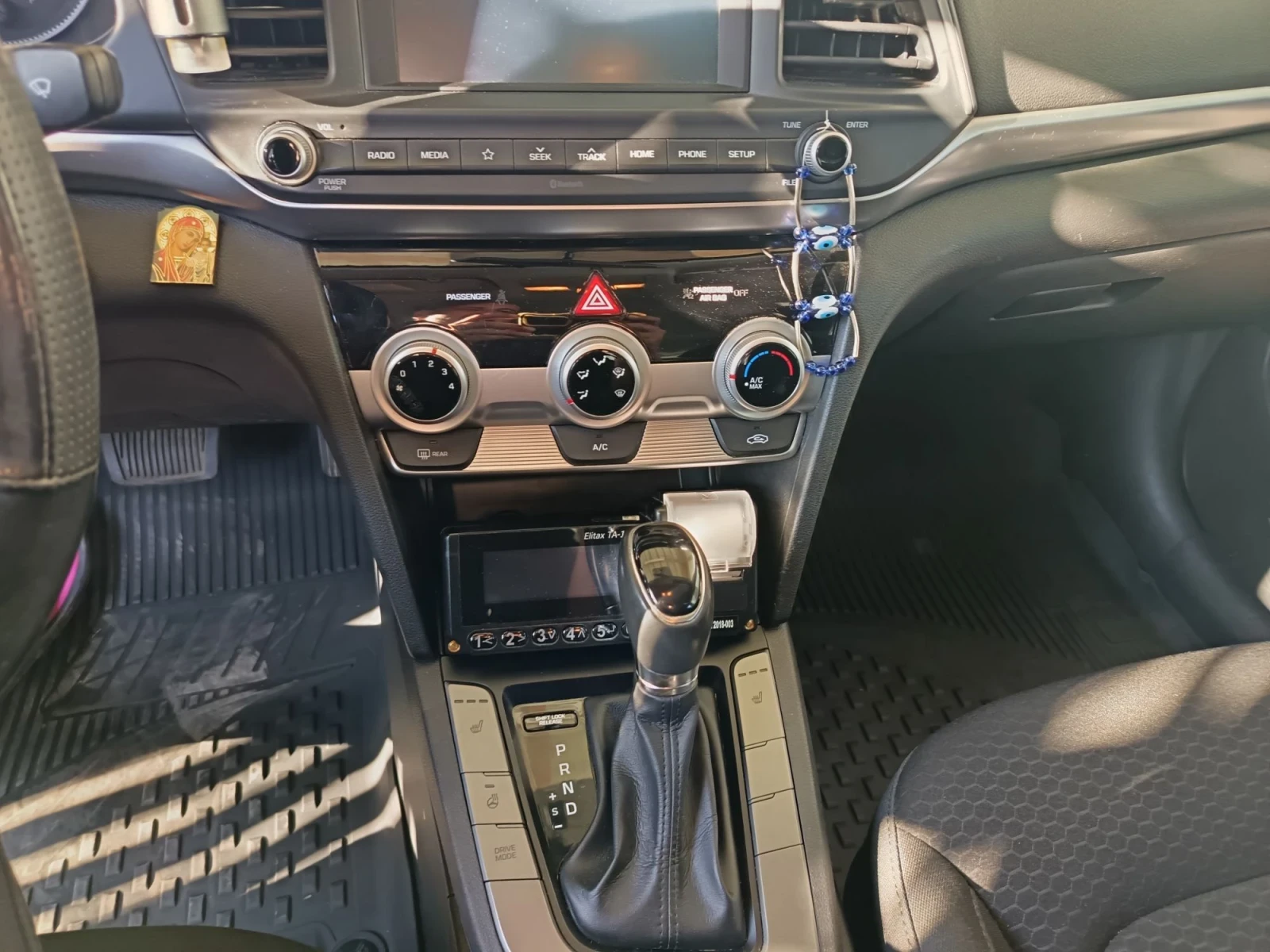 Hyundai Elantra 2.0 бензин с газ, снимка 5 - Автомобили и джипове - 56074980