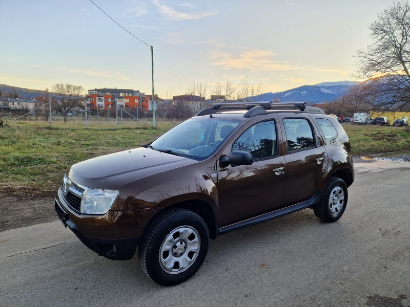 Dacia Duster 1.6 Газов инжекцион ОТЛИЧНА, снимка 2 - Автомобили и джипове - 48368500