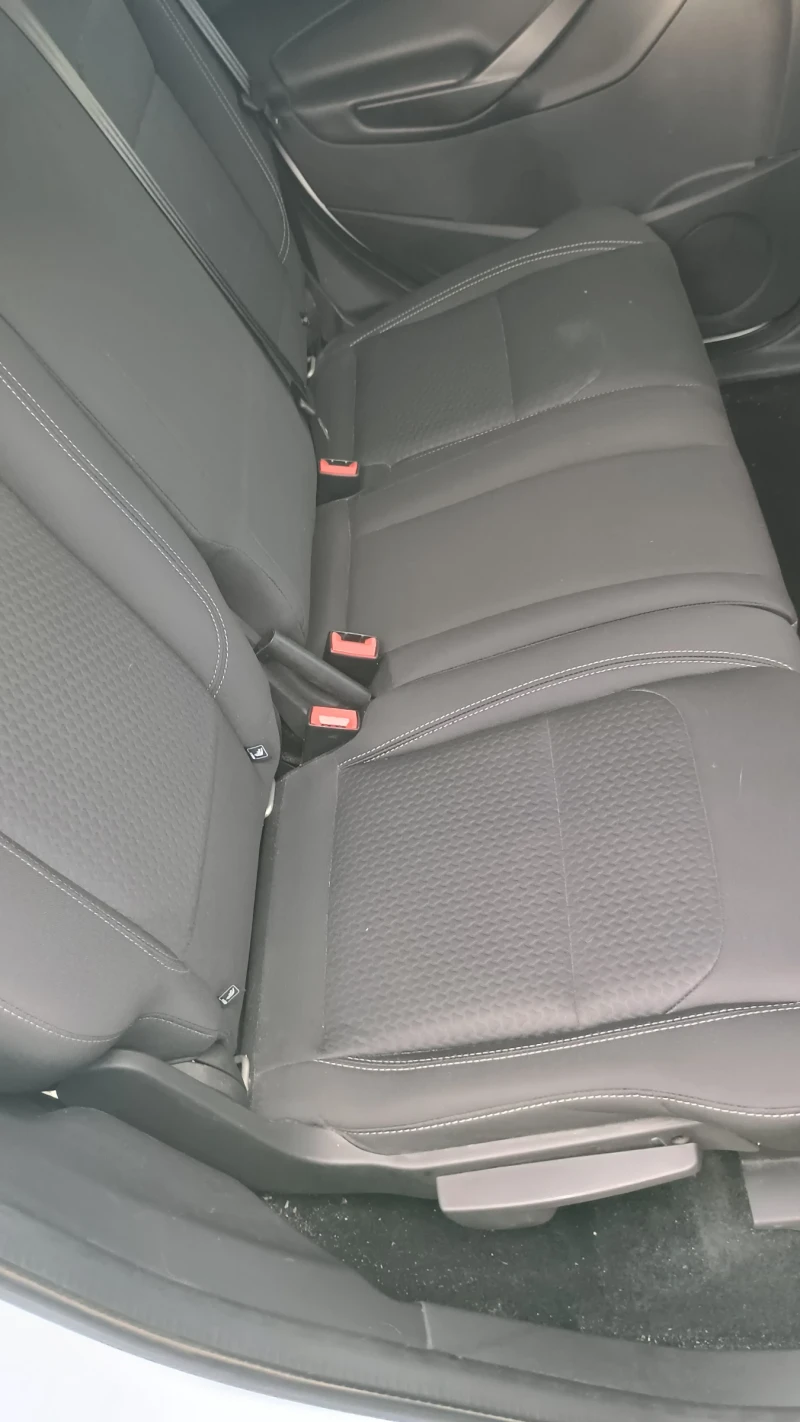 Ford Kuga 2.0 TDI, снимка 8 - Автомобили и джипове - 52956820