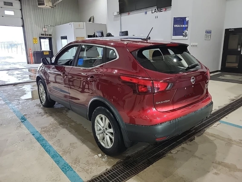 Nissan Qashqai * SL * CARFAX * БЕЗ ПЪРВОНАЧАЛНА ВНОСКА, снимка 4 - Автомобили и джипове - 53232611