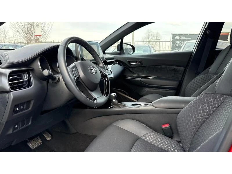 Toyota C-HR 1.8 HYB E-CVT Club, снимка 12 - Автомобили и джипове - 49163866