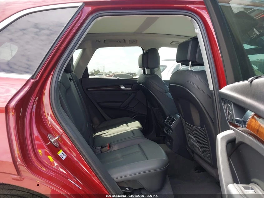 Audi Q5 2.0l 2.0T Premium/2.0T Tech Premium, снимка 8 - Автомобили и джипове - 54371057