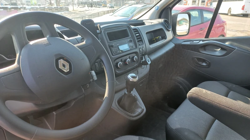 Renault Trafic, снимка 12 - Бусове и автобуси - 49207104