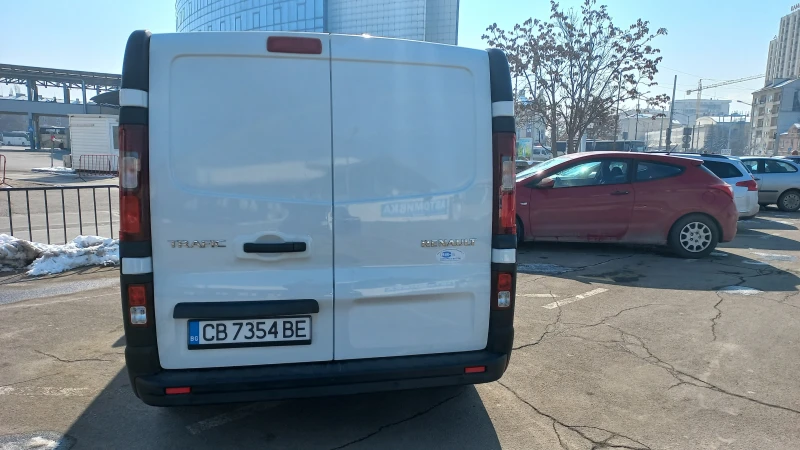 Renault Trafic, снимка 4 - Бусове и автобуси - 49207104