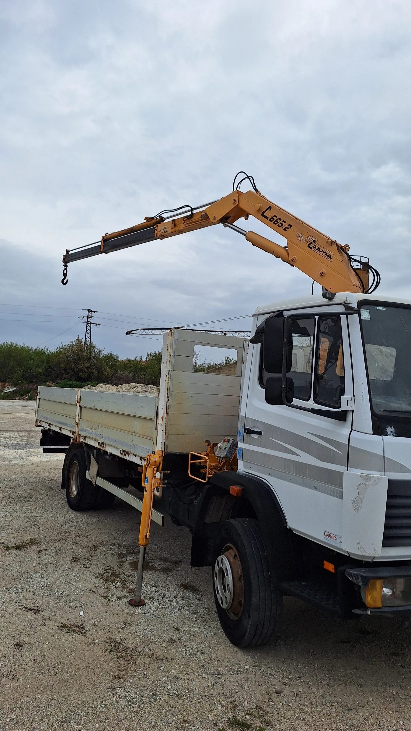 Автокран Mercedes-Benz 1117, снимка 2 - Индустриална техника - 54475052