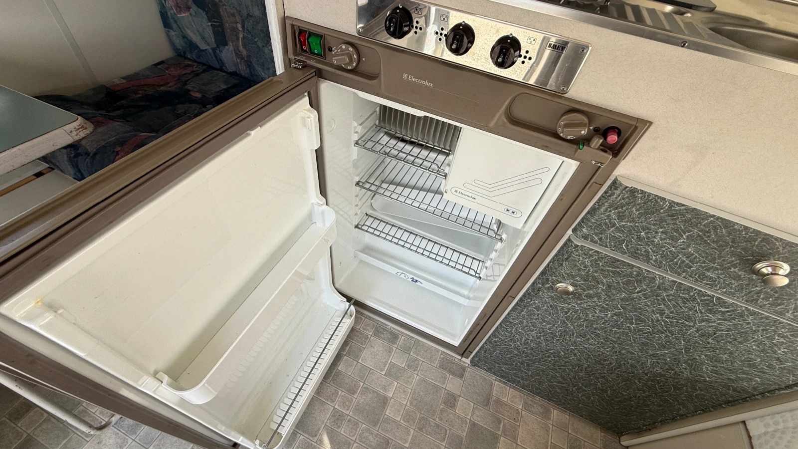 �������� Dethleffs Delta 350/ �����/ ������� | Mobile.bg � ����������� 8