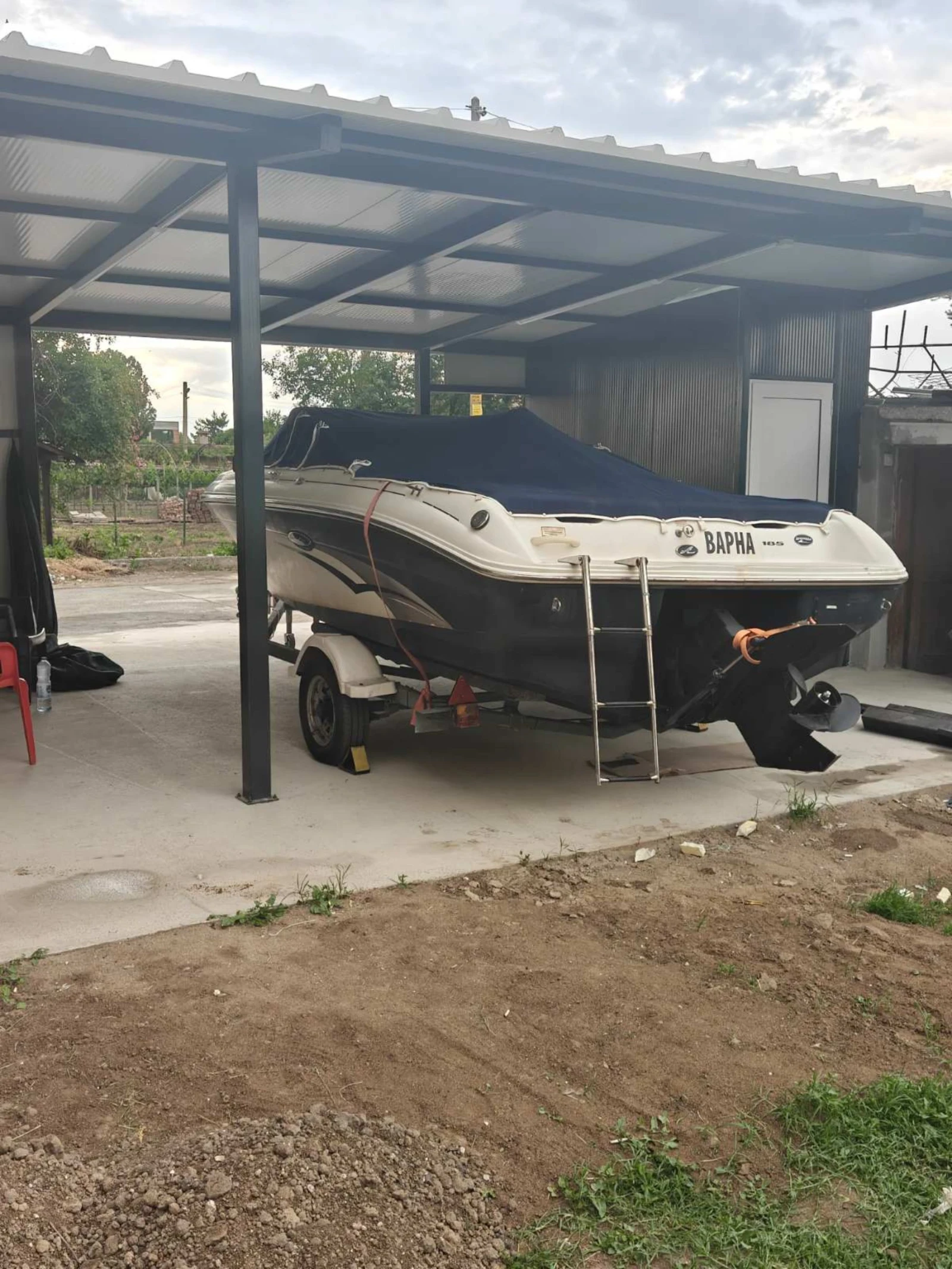 Моторна яхта Sea Ray, снимка 16 - Воден транспорт - 51183760