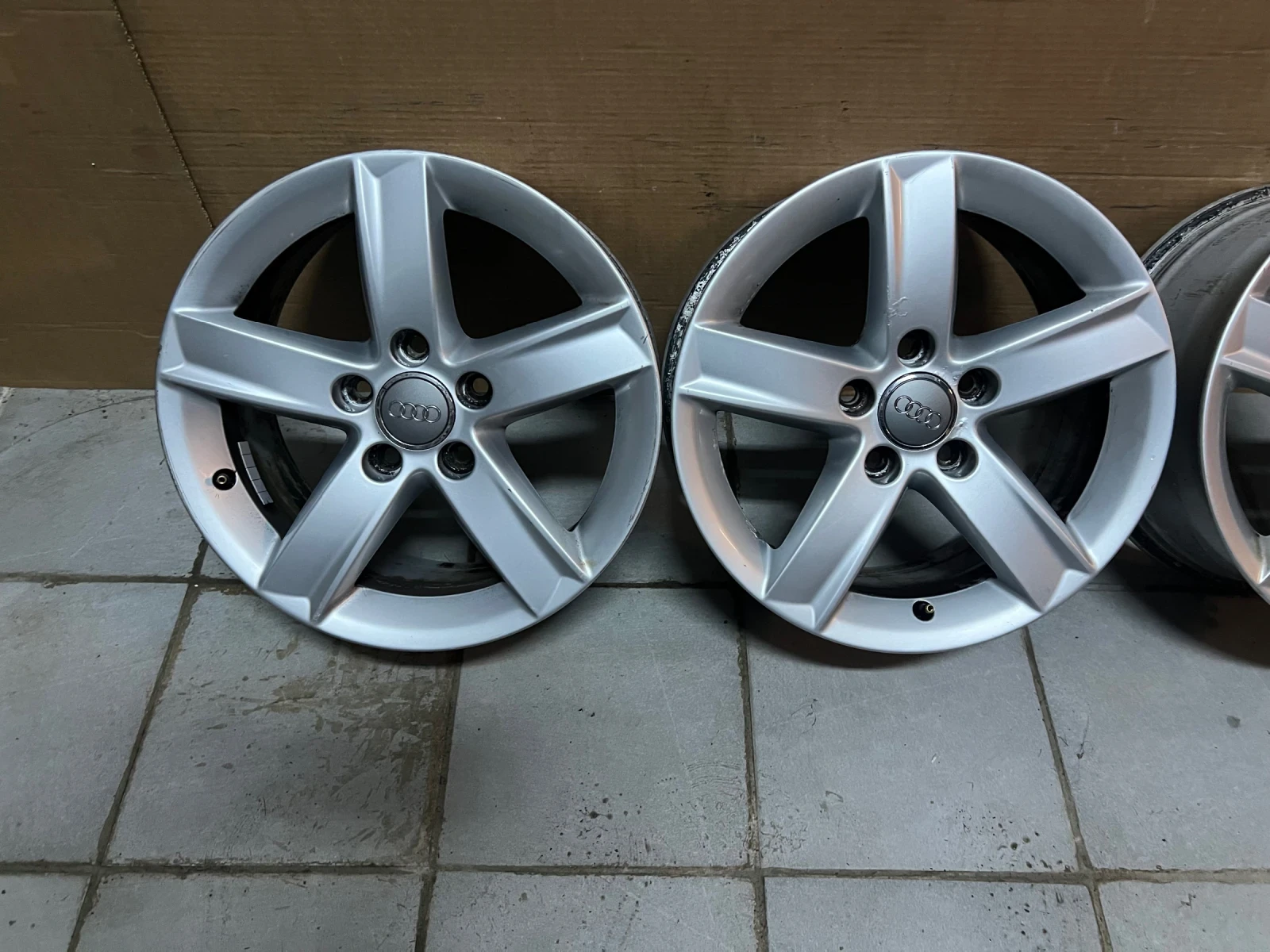 ������ | Mobile.bg � ����������� 8