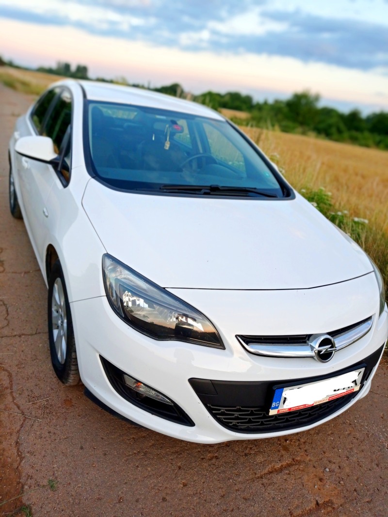 Opel Astra 1.6 CDTI, снимка 1 - Автомобили и джипове - 46277236