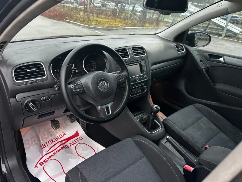 VW Golf * 1.6TDI* STYLE* PODGREV* NAVI* , снимка 8 - Автомобили и джипове - 48238793