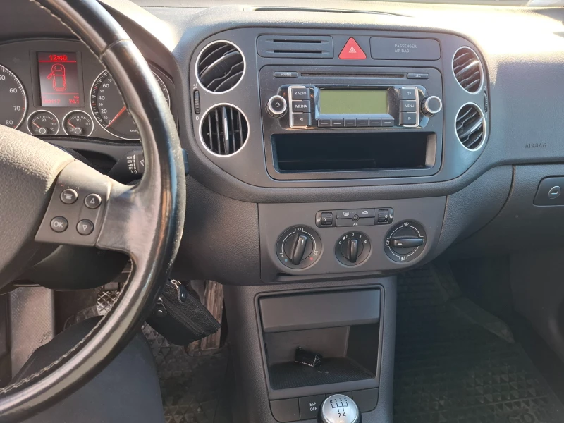 VW Golf Plus 1.6, снимка 8 - Автомобили и джипове - 48570177