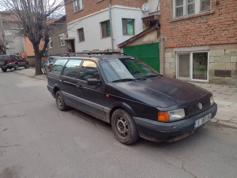 VW Passat 1.8i, снимка 1 - Автомобили и джипове - 48571582