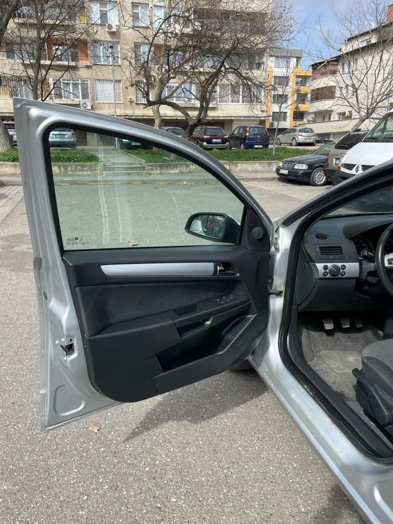 Opel Astra H, снимка 9 - Автомобили и джипове - 49486446