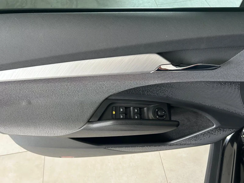 Skoda Enyaq iV60/179HP/LOFT/NAVI/CAM/LED/KLESS/L.ASSIST/450g, снимка 12 - Автомобили и джипове - 52087421