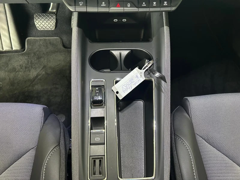 Skoda Enyaq iV60/179HP/LOFT/NAVI/CAM/LED/KLESS/L.ASSIST/450g, снимка 11 - Автомобили и джипове - 52087421