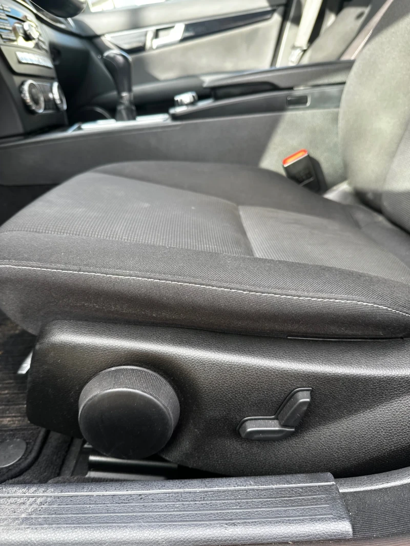 Mercedes-Benz C 180 AMG PACK, Ръчни скорости, снимка 14 - Автомобили и джипове - 52906828
