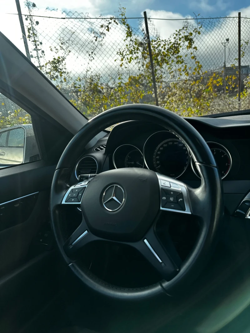 Mercedes-Benz C 180 AMG PACK, Ръчни скорости, снимка 10 - Автомобили и джипове - 52906828