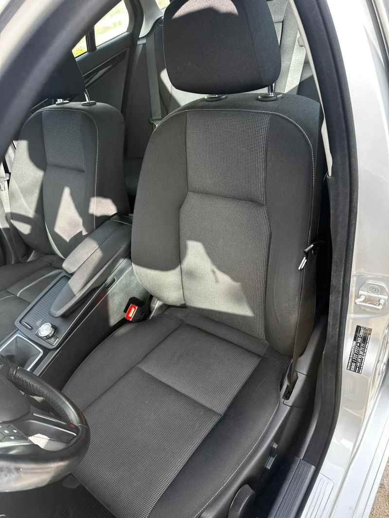 Mercedes-Benz C 180 AMG PACK, Ръчни скорости, снимка 13 - Автомобили и джипове - 52906828