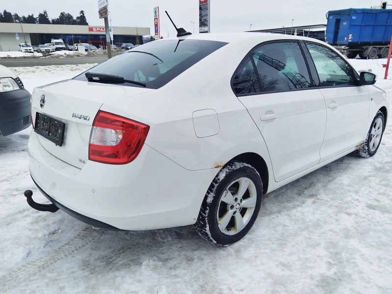 Skoda Rapid 1.6 TDI * NAVI* Подгрев* , снимка 5 - Автомобили и джипове - 53176100