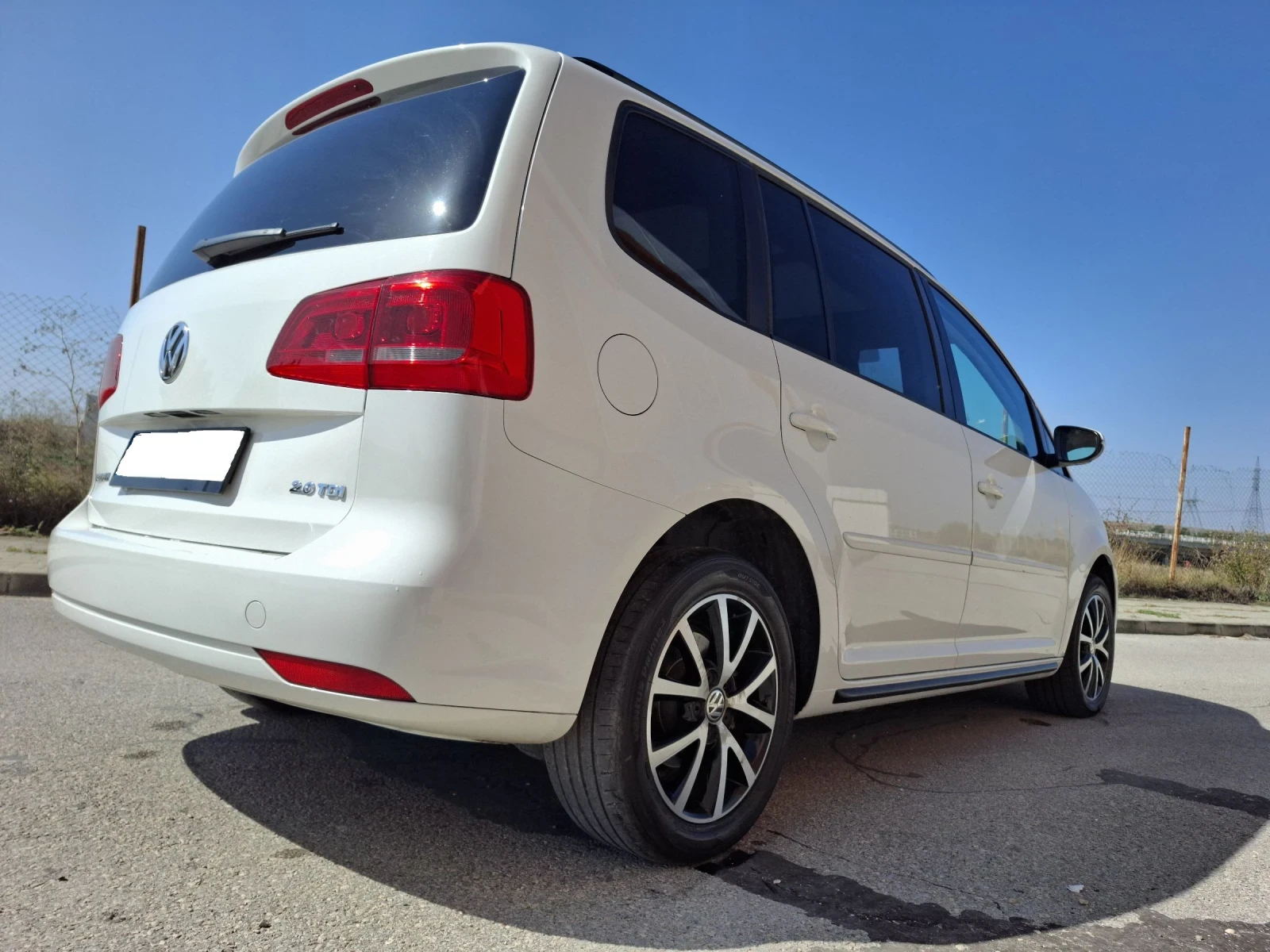 VW Touran 2.0 Tdi 140 к.с Comfort - line. Швейцария  - изображение 7