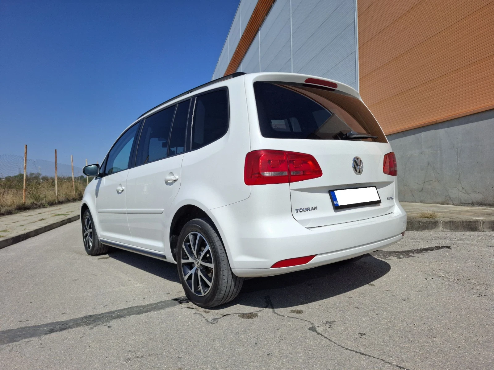 VW Touran 2.0 Tdi 140 к.с Comfort - line. Швейцария  - изображение 9