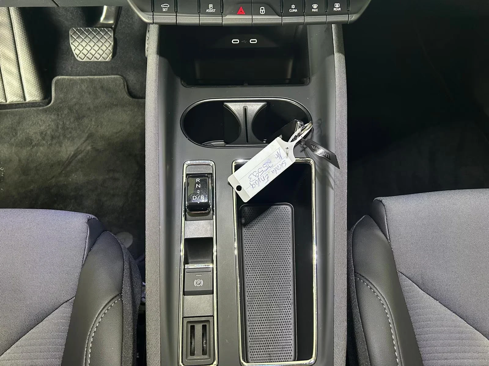 Skoda Enyaq iV60/179HP/LOFT/NAVI/CAM/LED/KLESS/L.ASSIST/450g | Mobile.bg   11