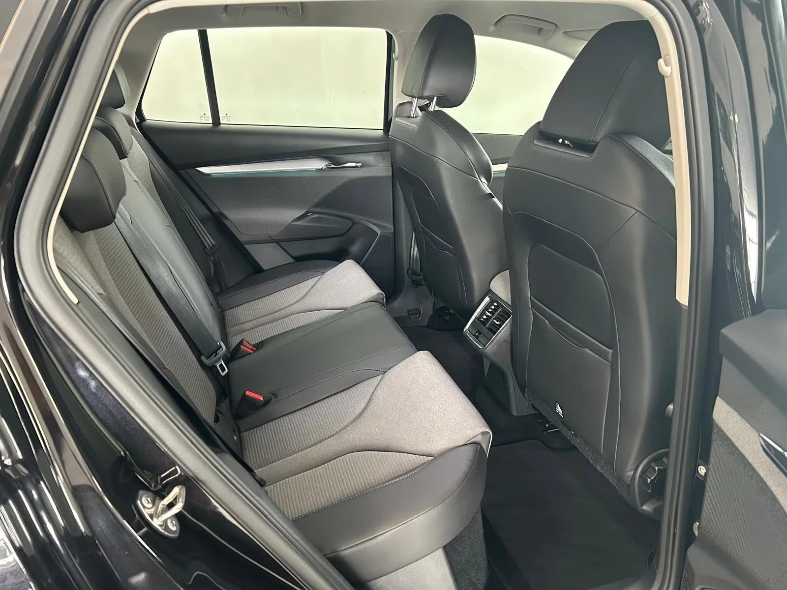 Skoda Enyaq iV60/179HP/LOFT/NAVI/CAM/LED/KLESS/L.ASSIST/450g | Mobile.bg   15