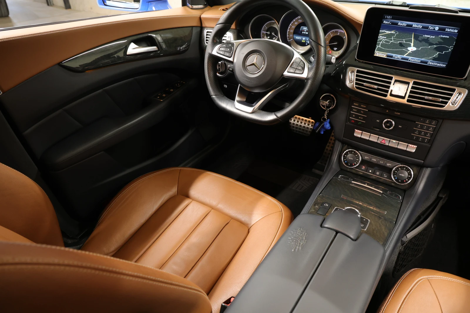 Mercedes-Benz CLS 350 d 4Matic 9G tronic  AMG Line - изображение 8