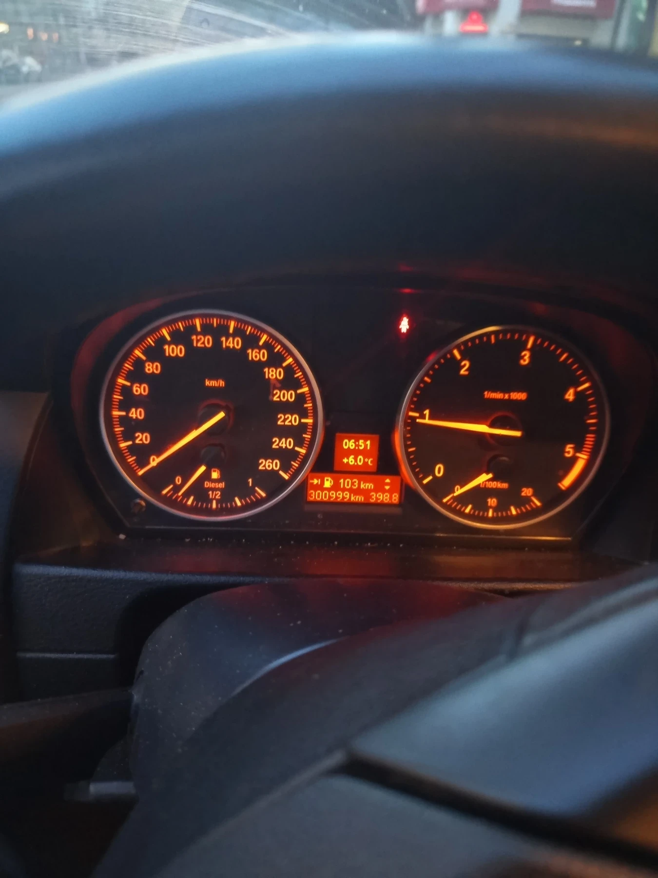 BMW iX1  - изображение 9