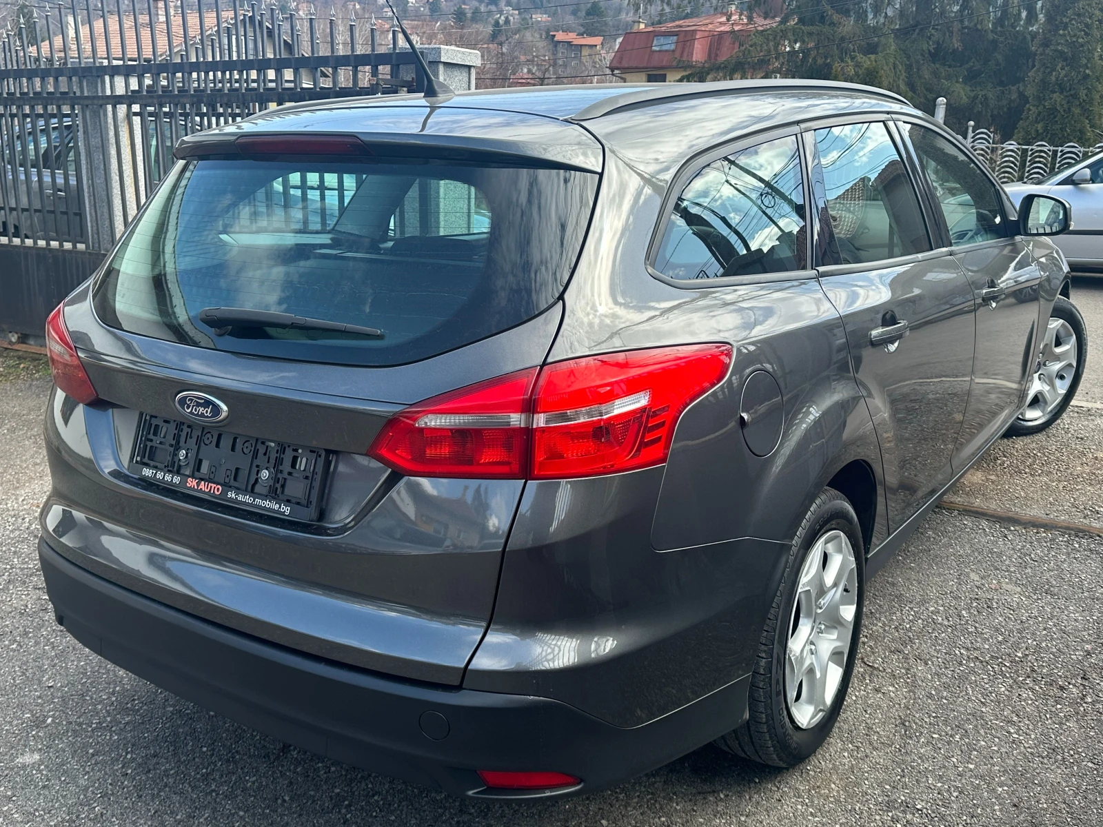 Ford Focus 1.5D-95k.s-LED-NAVI-EURO6B-6sk-2016г - изображение 6