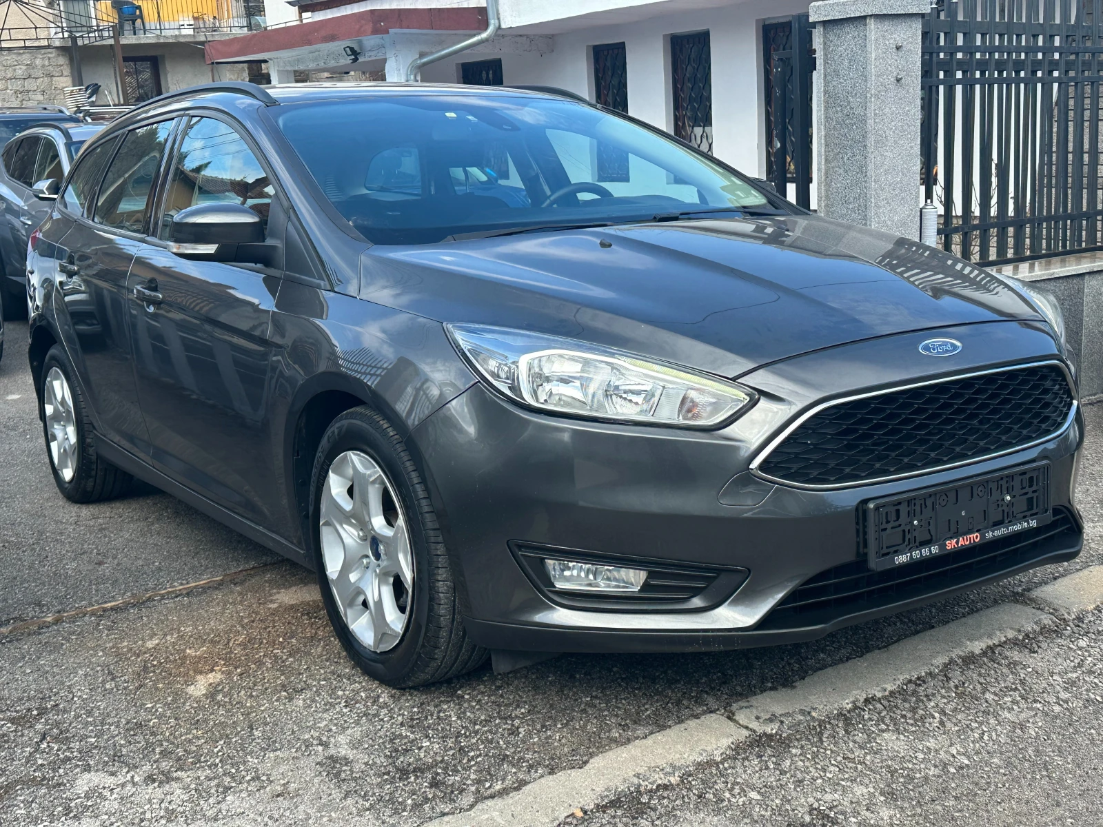 Ford Focus 1.5D-95k.s-LED-NAVI-EURO6B-6sk-2016г - изображение 3
