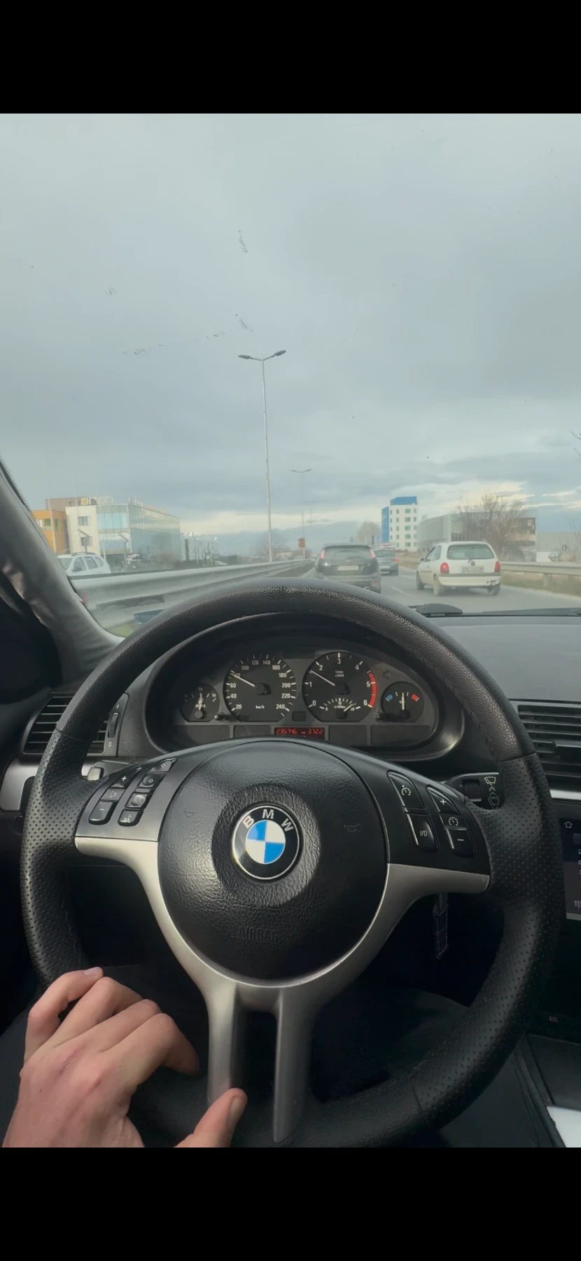 BMW 330, снимка 4 - Автомобили и джипове - 54001423