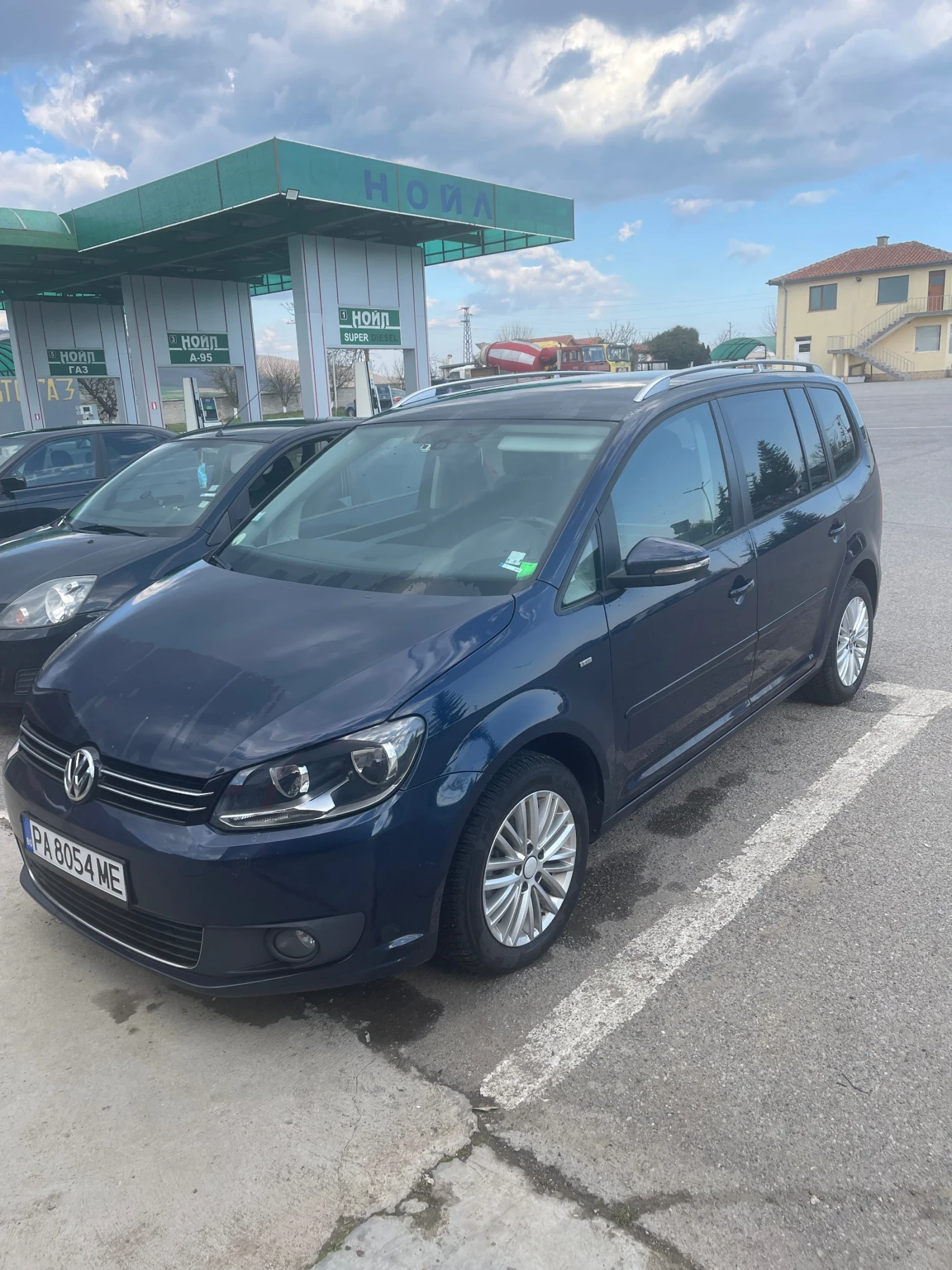 VW Touran 1.6, снимка 3 - Автомобили и джипове - 54206813