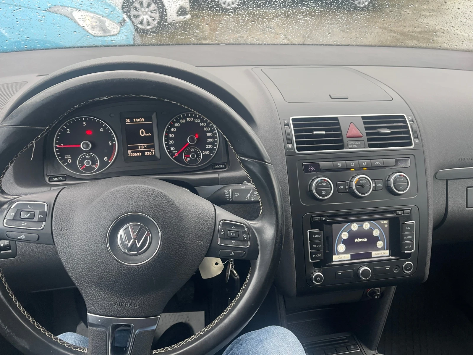 VW Touran 1.6, снимка 5 - Автомобили и джипове - 54206813