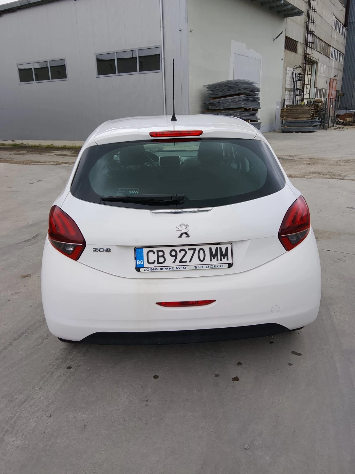 Peugeot 208, снимка 3 - Автомобили и джипове - 54280190