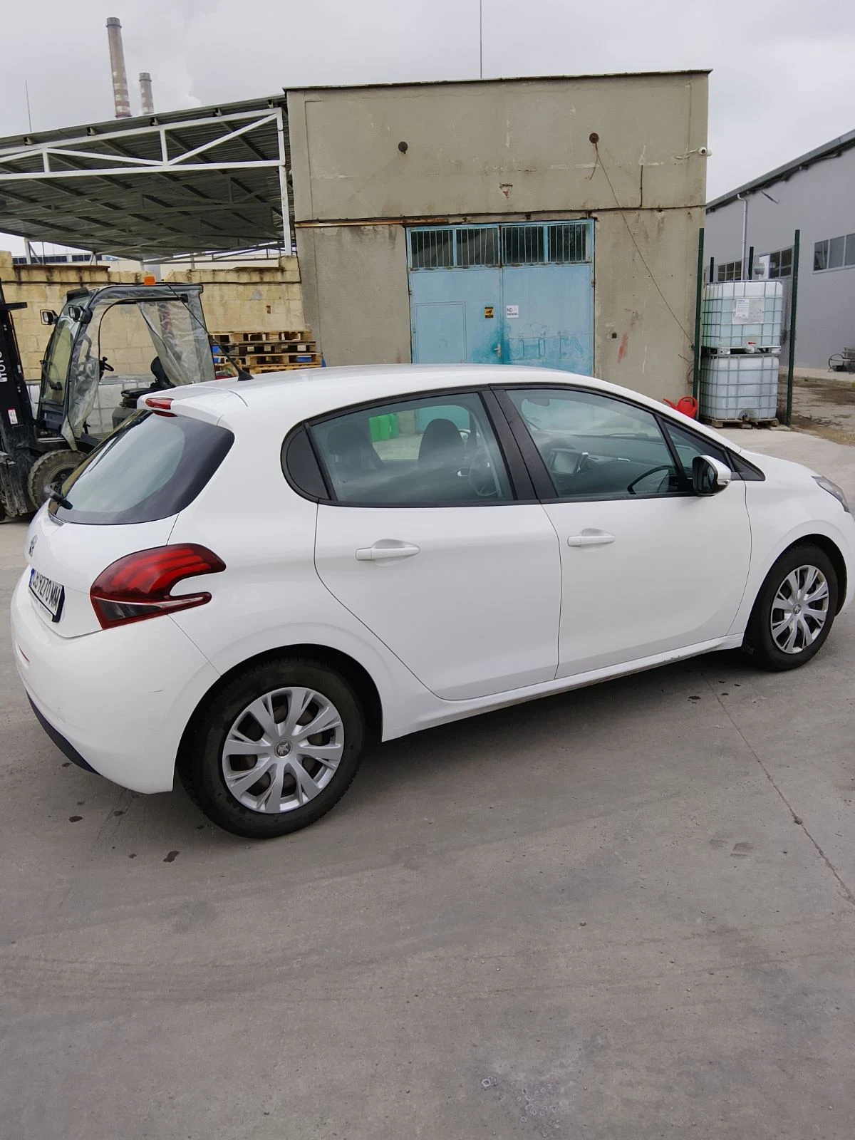 Peugeot 208, снимка 2 - Автомобили и джипове - 54280190