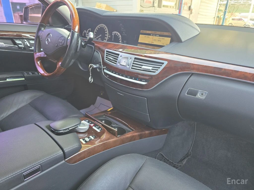 Mercedes-Benz S 500 L* 5.5* V8* FACELIFT* ДИСТРОНИK* 3TV* ОБДУХВАНЕ* М, снимка 11 - Автомобили и джипове - 54742817