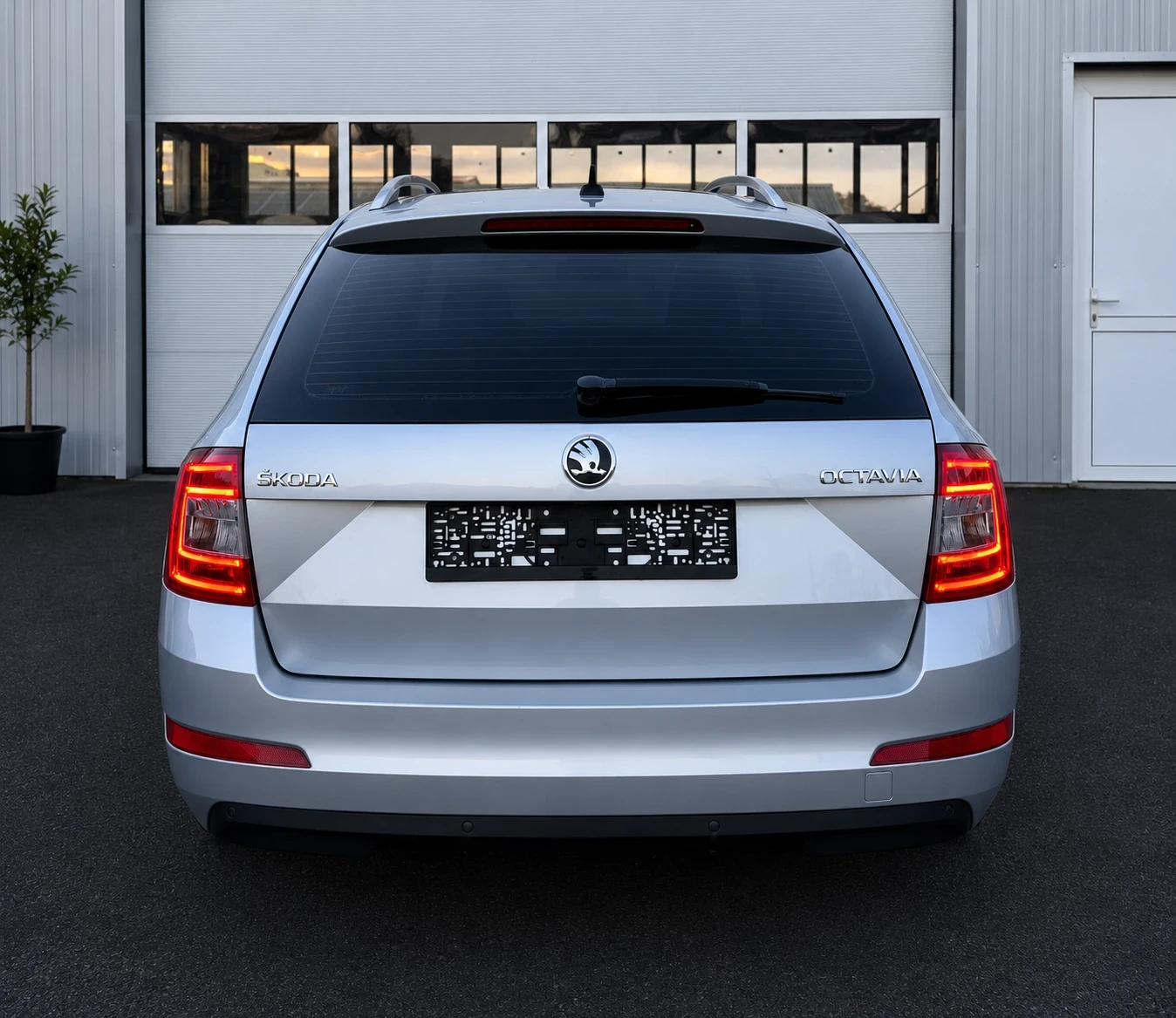 Skoda Octavia KEYLESS GO  FULL ГЕРМАНИЯ ! , снимка 5 - Автомобили и джипове - 54919275