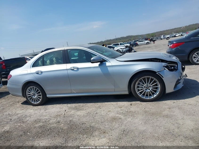 Mercedes-Benz E 450 4MATIC* КОЖА* ПОДГРЕВ* ОБДУХВ* BURMASTER* PANO* 36, снимка 13 - Автомобили и джипове - 54942927