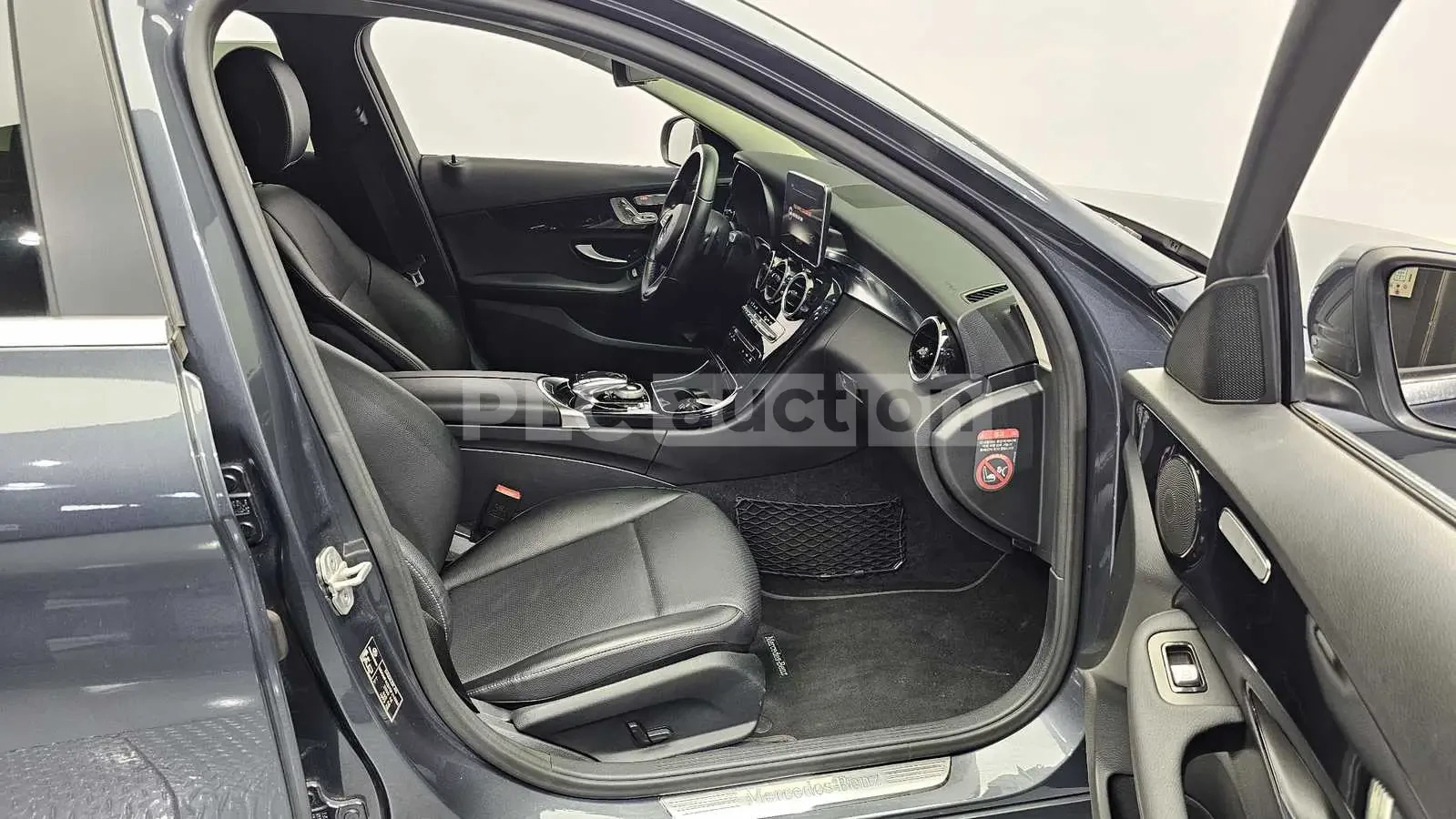 Mercedes-Benz C 200, снимка 11 - Автомобили и джипове - 55017218