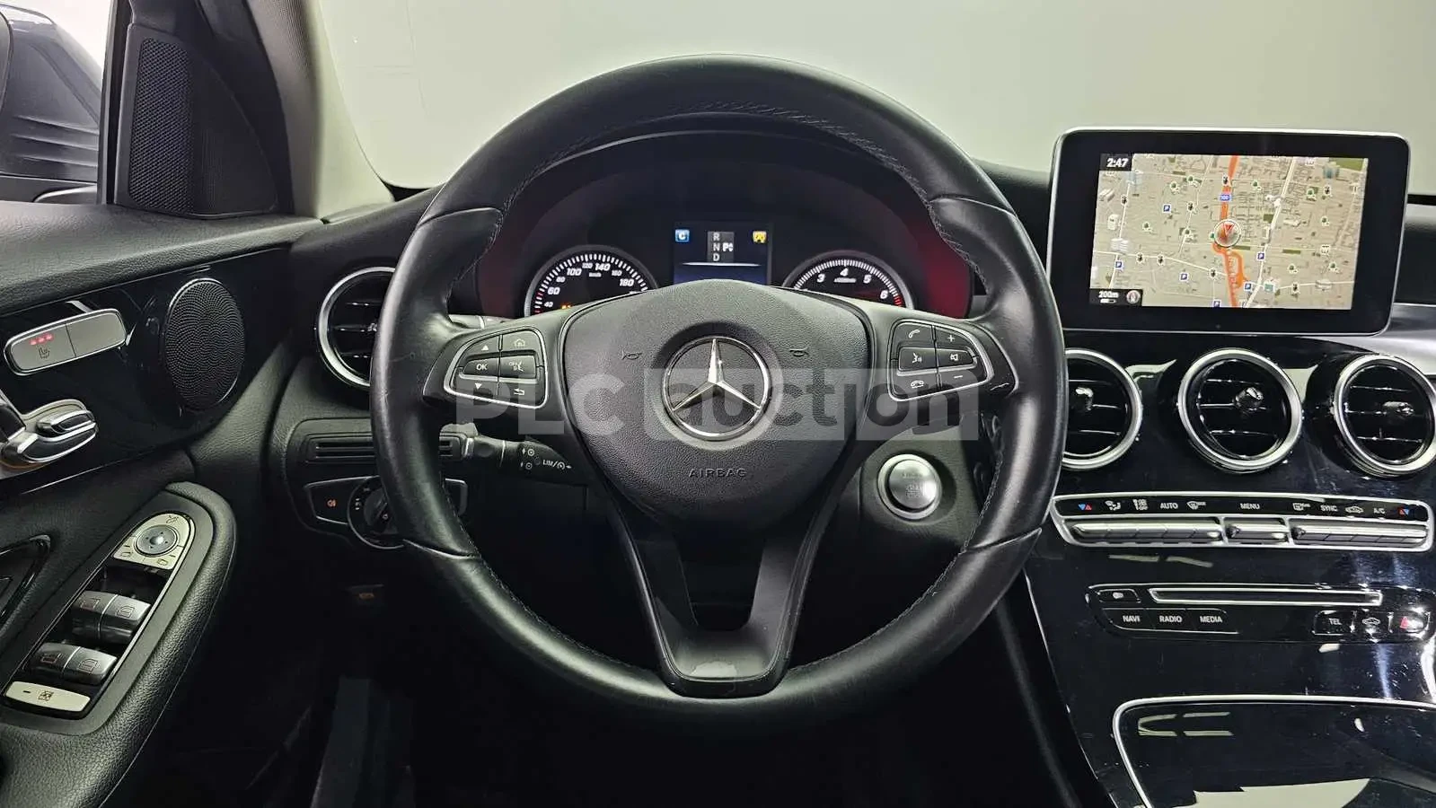 Mercedes-Benz C 200, снимка 13 - Автомобили и джипове - 55017218