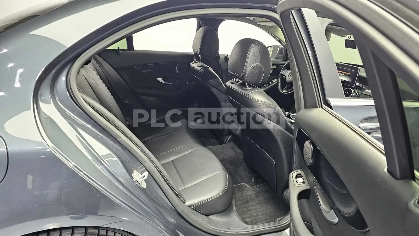 Mercedes-Benz C 200, снимка 12 - Автомобили и джипове - 55017218