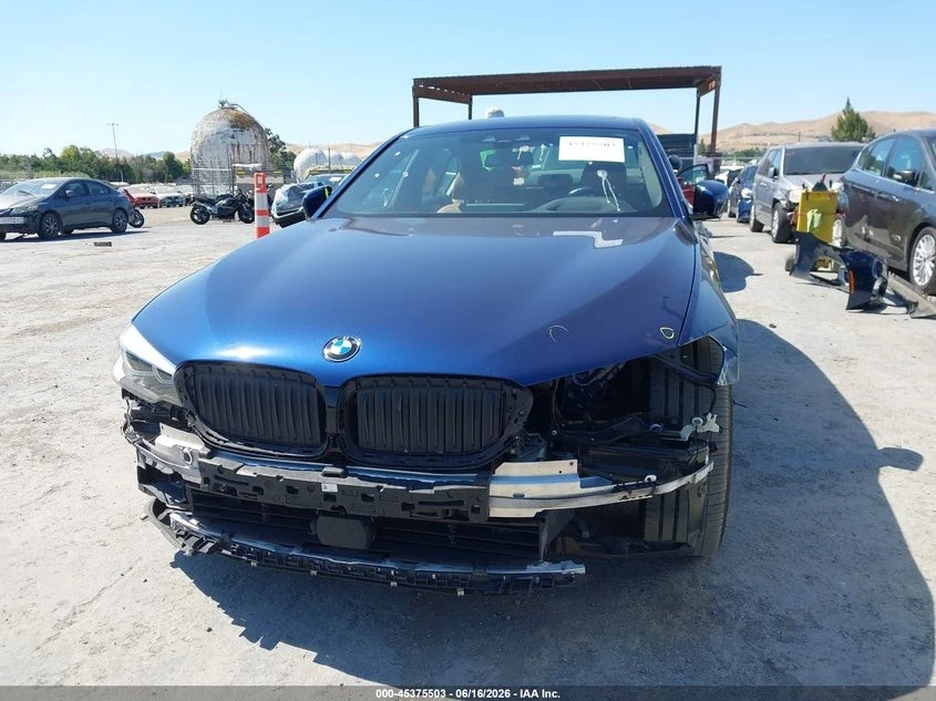 BMW 540 * M PACK* 360* Ambient Light* Head-up* , снимка 6 - Автомобили и джипове - 55032590