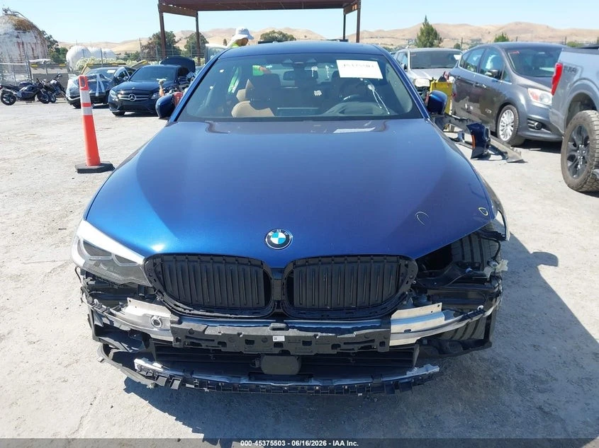 BMW 540 * M PACK* 360* Ambient Light* Head-up* , снимка 10 - Автомобили и джипове - 55032590