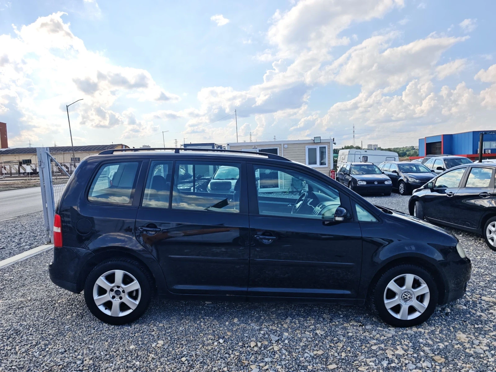 VW Touran, снимка 4 - Автомобили и джипове - 55155873