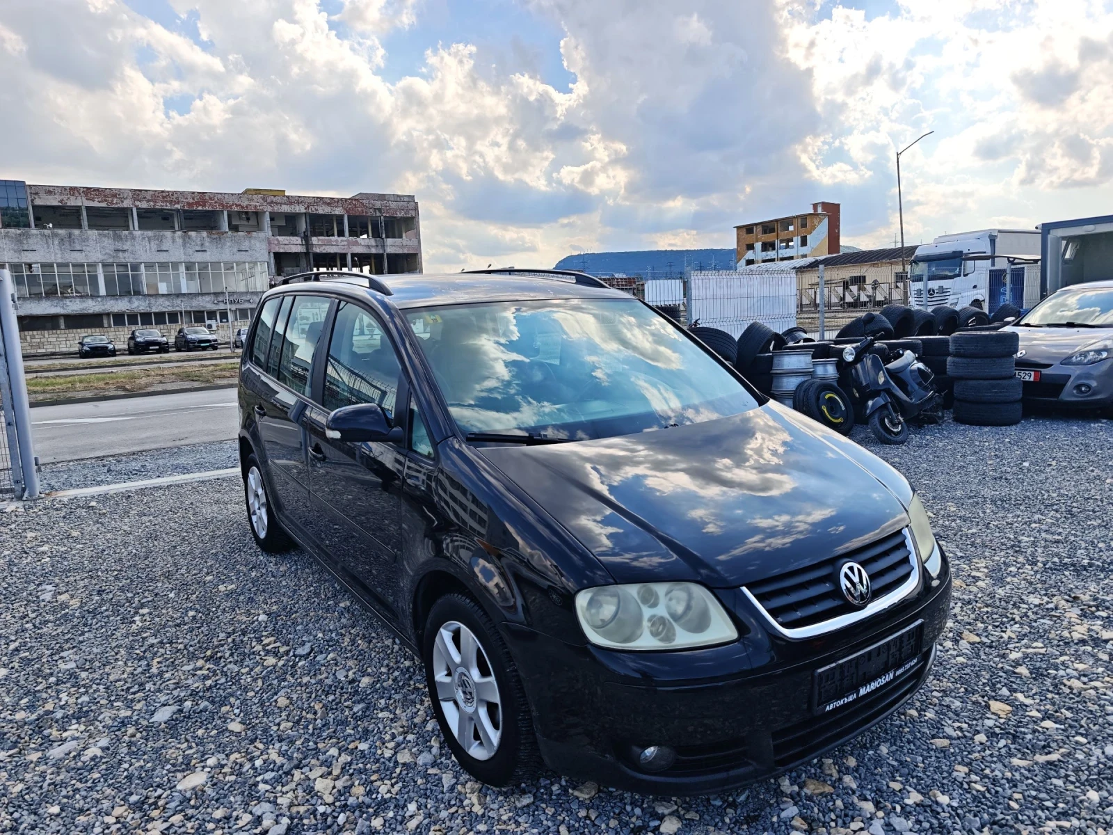 VW Touran, снимка 3 - Автомобили и джипове - 55155873