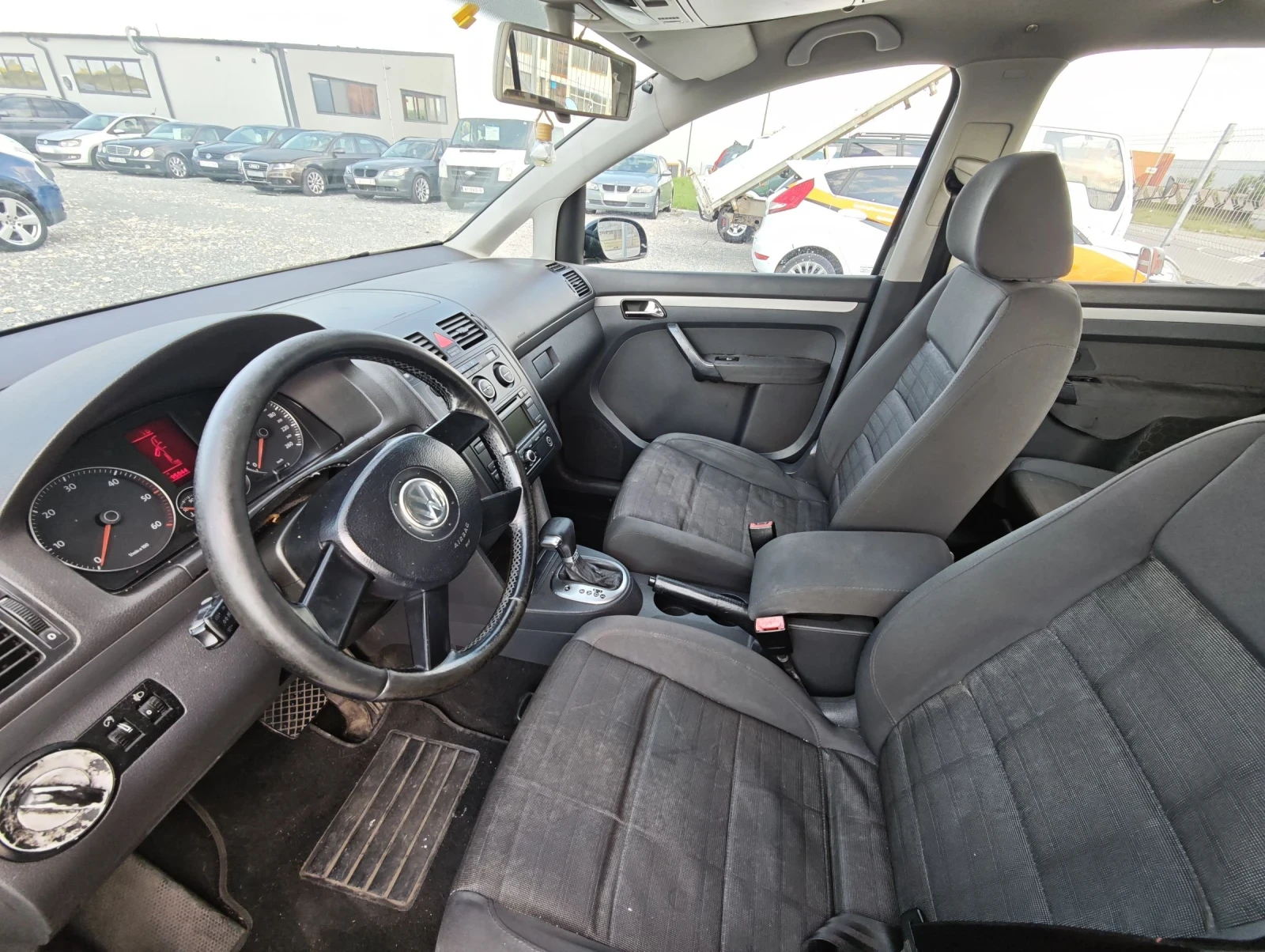 VW Touran, снимка 9 - Автомобили и джипове - 55155873
