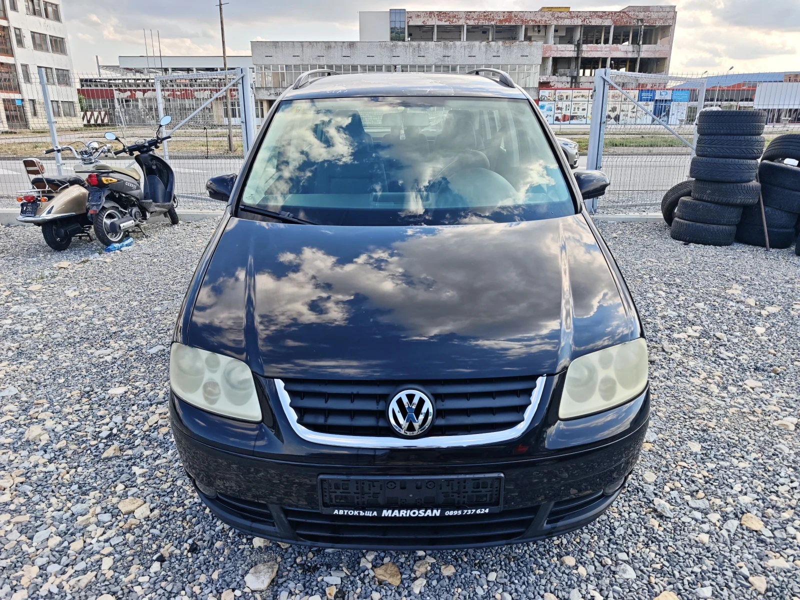 VW Touran, снимка 2 - Автомобили и джипове - 55155873